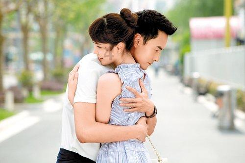 胸外科医生在饭店就餐被卡住,关键时刻后桌男孩救了他一命