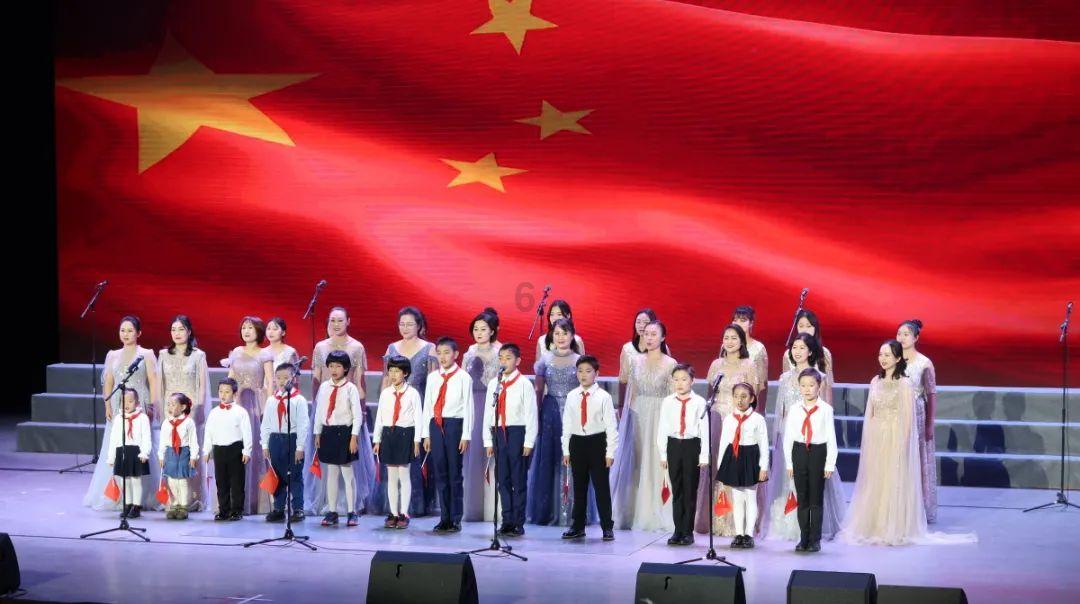前亚视小生曾因身高被TVB弃用，靠《爱·回家》获关注感恩有工开