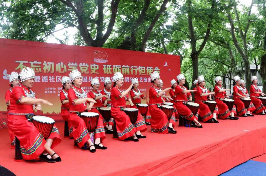 《请和我的老公结婚》：很土，但很上头