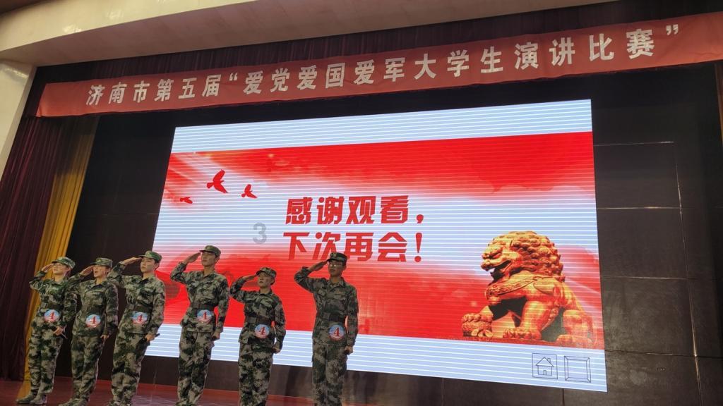最近没什么时间+所以出于礼貌一直没有和你坦白+你性格很好+跟你在一起聊天也？游戏画面