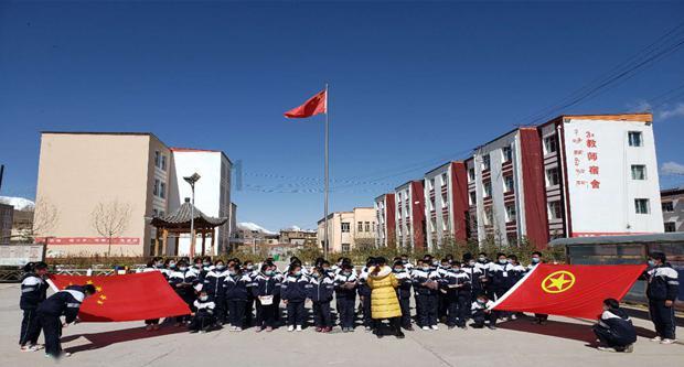 “快递妈妈”和儿子首次在沪过大年