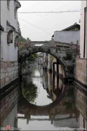 逃出林中村